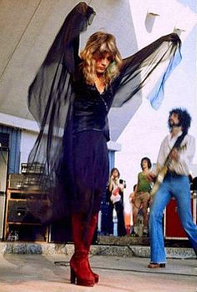 THE APPRECIATION OF BOOTED NEWS WOMEN BLOG : Stevie Nicks Has Been An