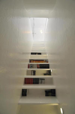 escada biblioteca