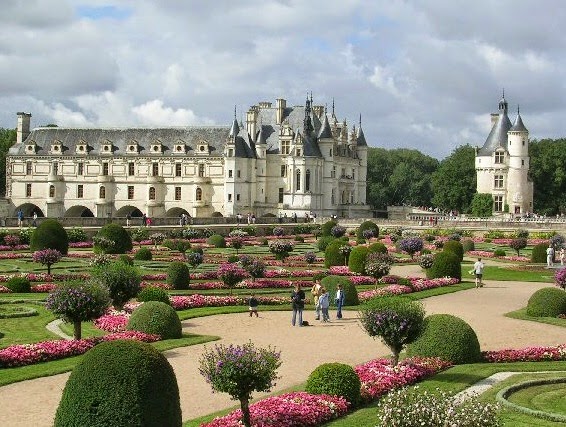 Top 3rd Most Beautiful Country in the World CHÂTEAU DE CHENONCEAU (LOIRE VALLEY) - Top List of Best Travel Countries in the World