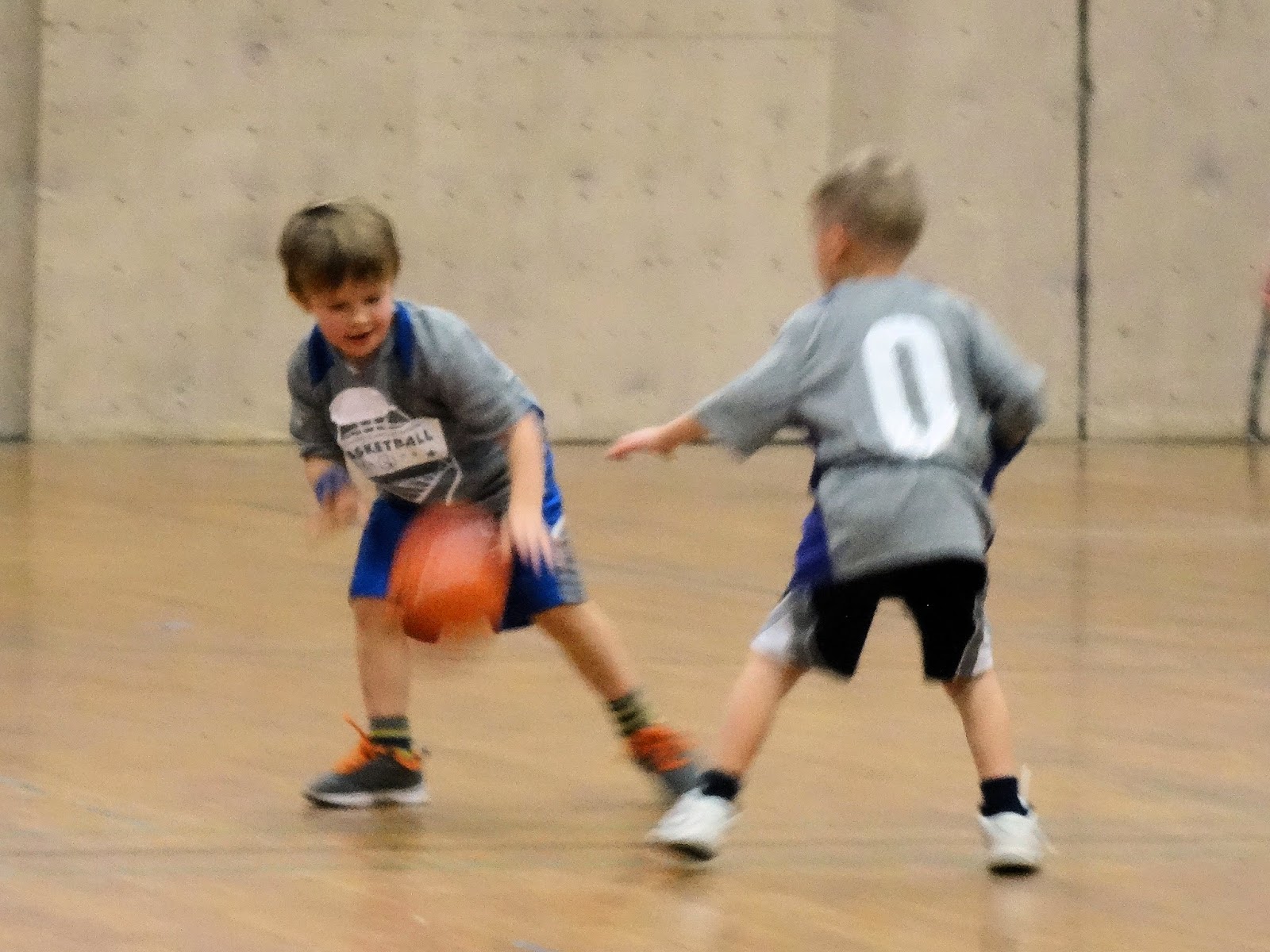 Femme au foyer Kids basketball in Greenville