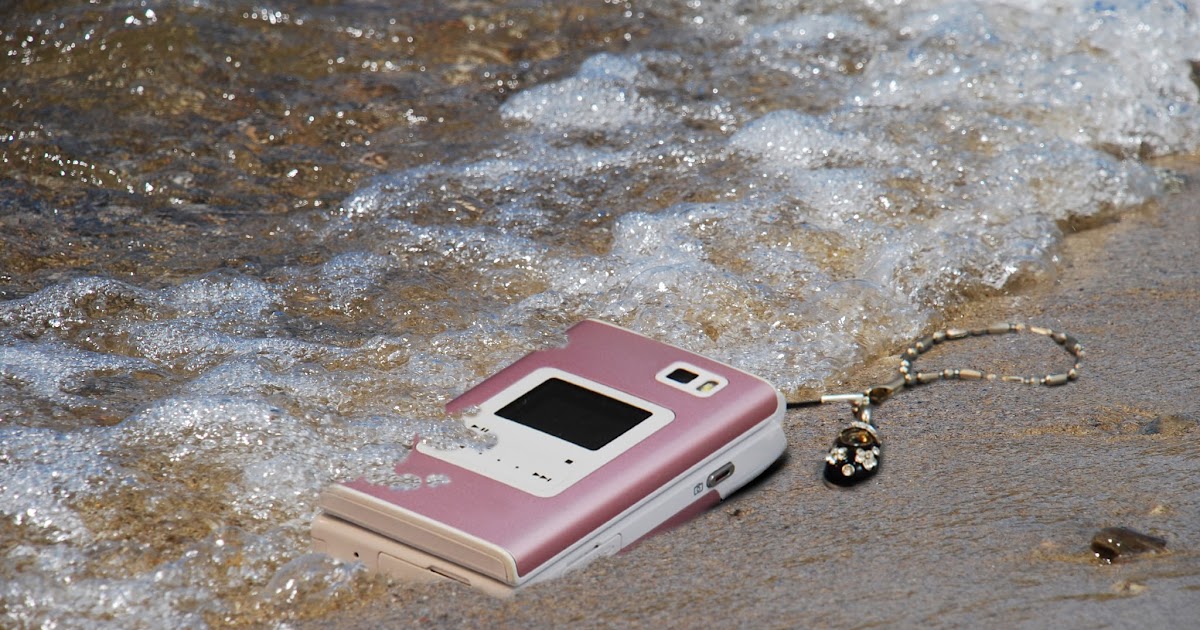 Ocean Proof Mobile Phones Through Atomic Layer Deposition and Barrier Films