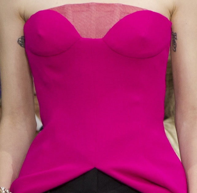 http://4.bp.blogspot.com/-KJ1bpVpHdlI/T_8LP0HwRWI/AAAAAAAARGU/y4Abkk2cfXw/s1600/dior6.jpg