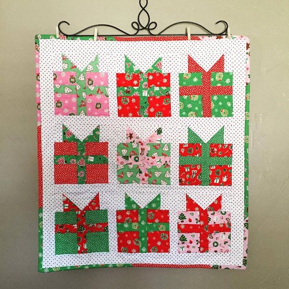 Fort Worth Fabric Studio: Christmas Present Mini Quilt