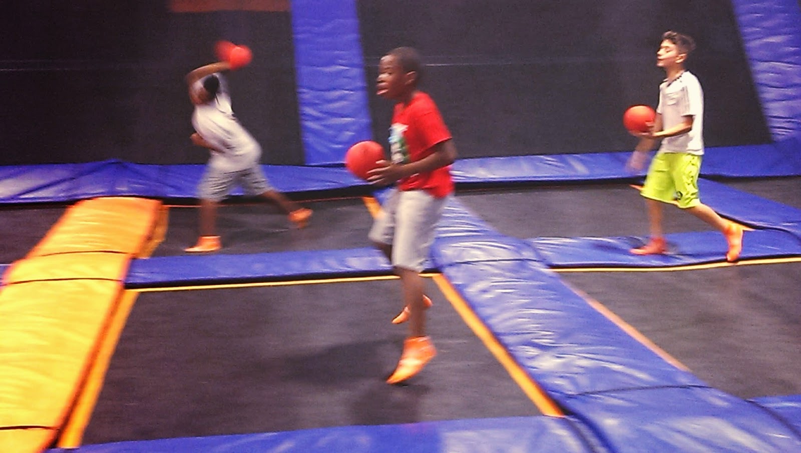 dodge%2Bball Sky Zone Van Nuys Review - Sky Zone Parties - Venues For Birthday Parties in Los Angeles