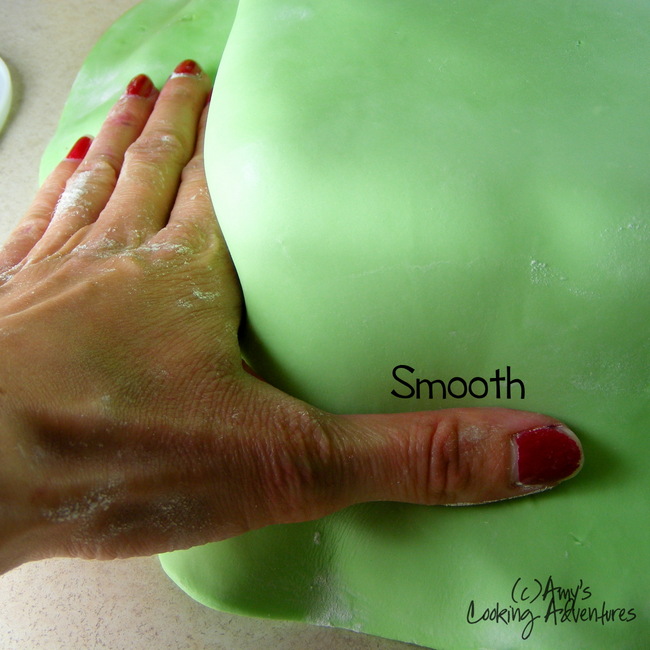 Now the cake is covered!