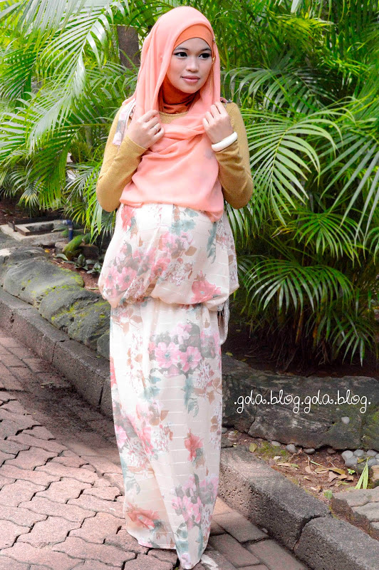 Ibu berjilbab saat merasa sange 1 4