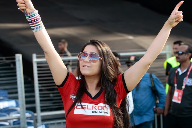 Charmi Kaur : Charmi Kaur Biography, Height, Weight, Upcoming Films, Hot Unseen Pics charmi kaur latest hot pics from ccl matches telugu warriros matches