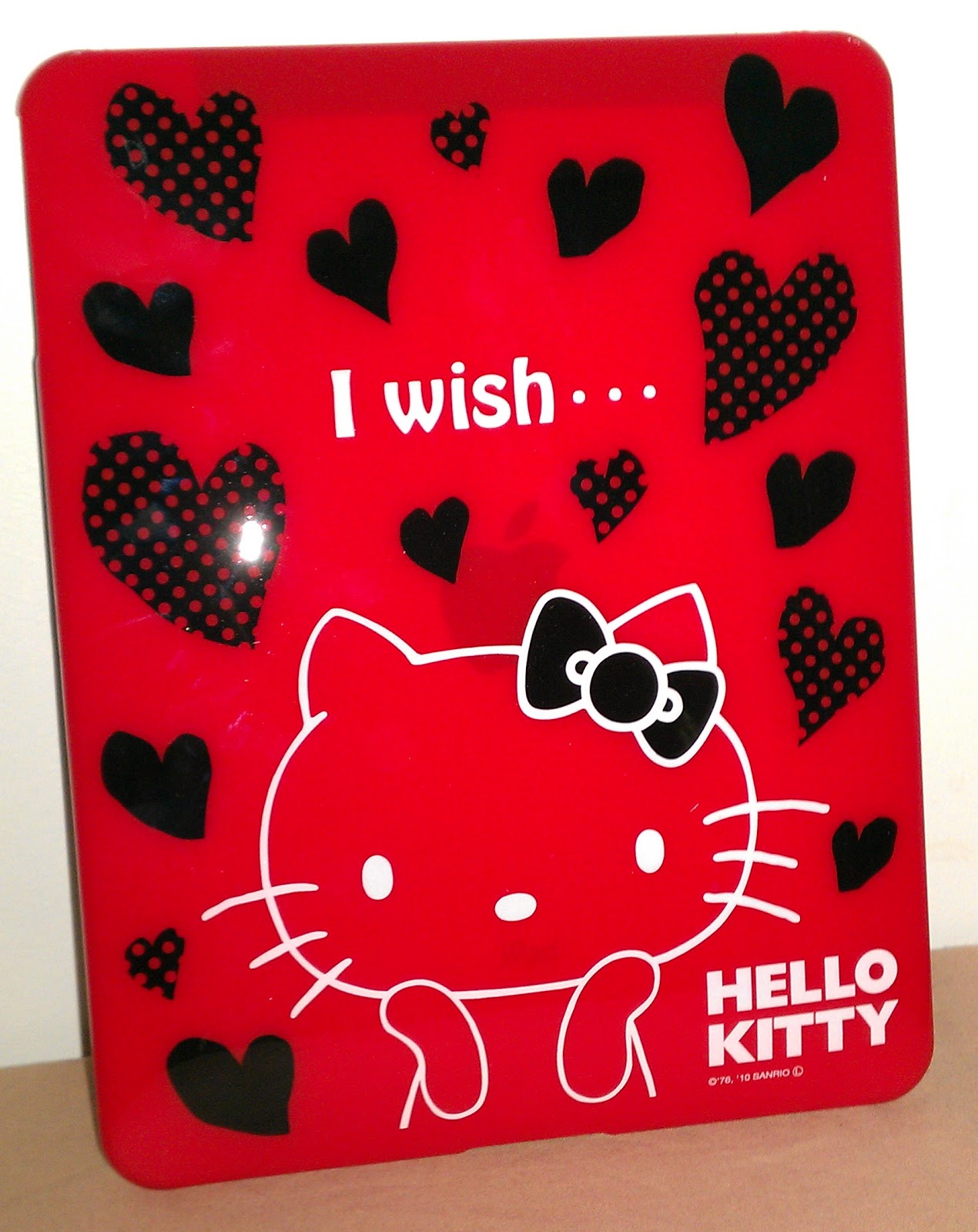 The Clover Beauty Inn Hello Kitty iPad Hardshell Cover & Screen Protector