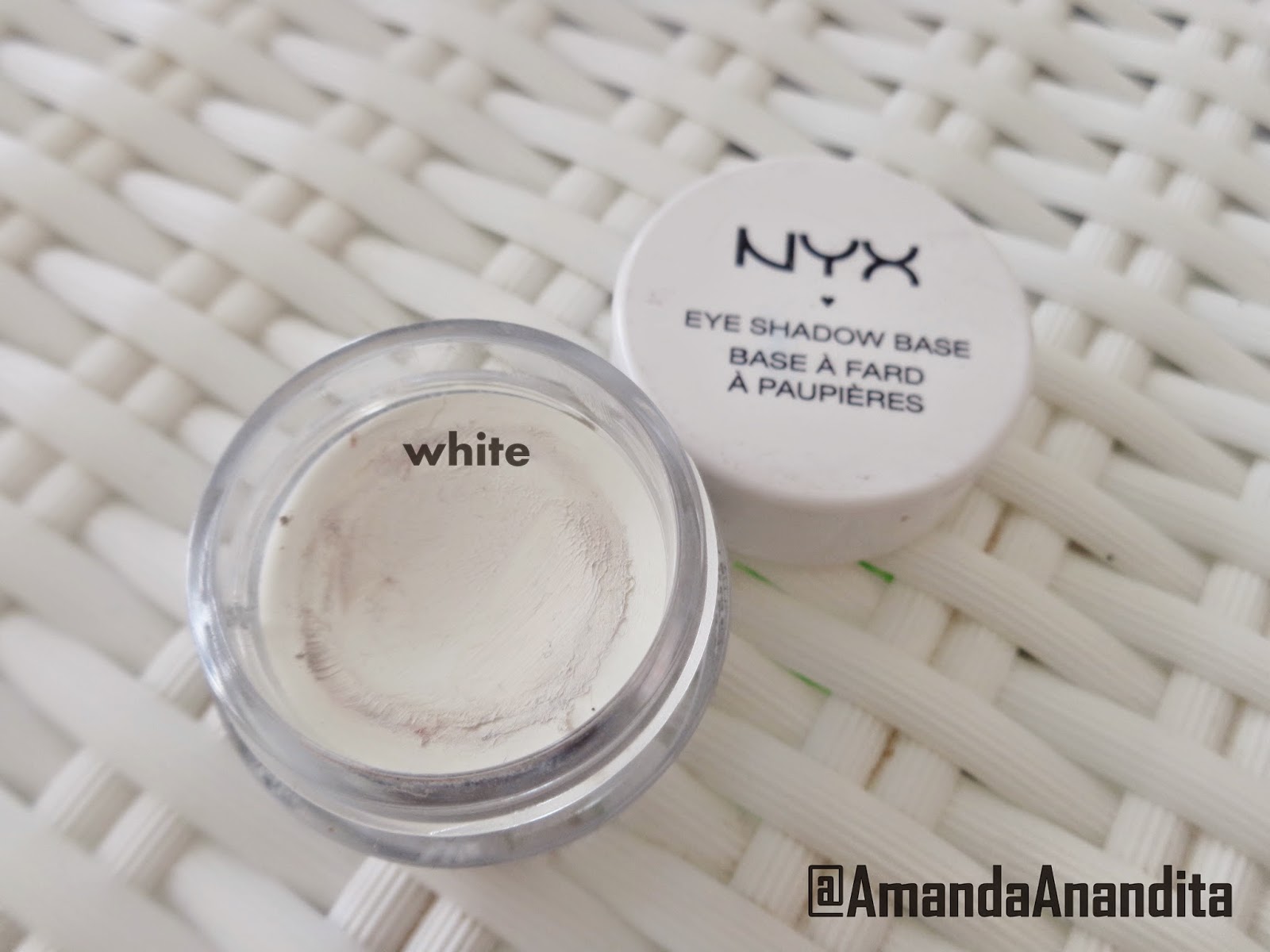 Tips Cantik by Amanda an Indonesian Beauty Blogger NYX Eye Base