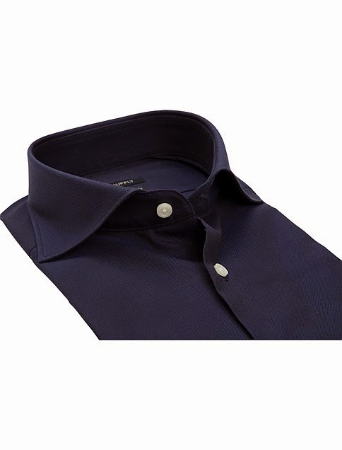 http://eu.suitsupply.com/es/shirts/camisa-azul-marino/H4600.html?start=20&cgid=Shirts&prefn1=style&prefv1=Cl%C3%A1sica