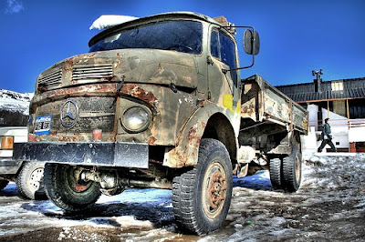 camion oxidado, camion viejo, camion
