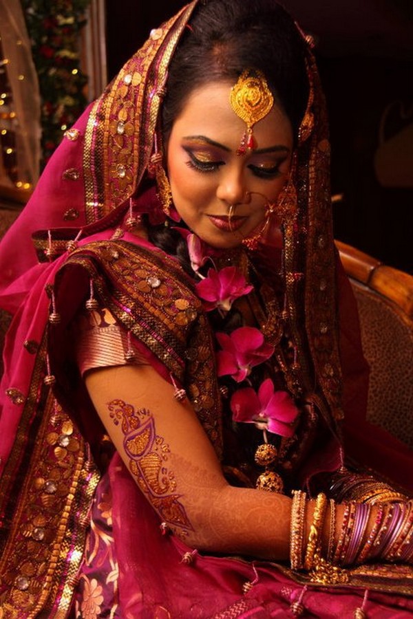 Hit Mehndi Tips, Fashion, Styles: Pakistani Bridal Dresses - Dulhan