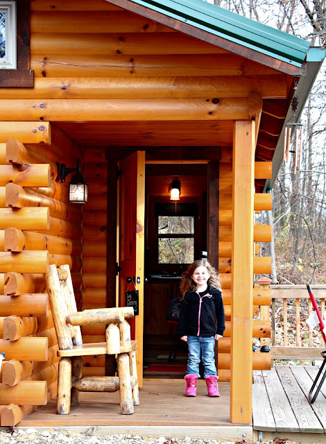 Family Glamping Weekend - Grilled Pizza and Raspberry S'mores Family Glamping Weekend - Grilled Pizza and Raspberry S'mores | #Glamping #Camping #CampingRecipes #Smores S'mores Raspberry Sauce