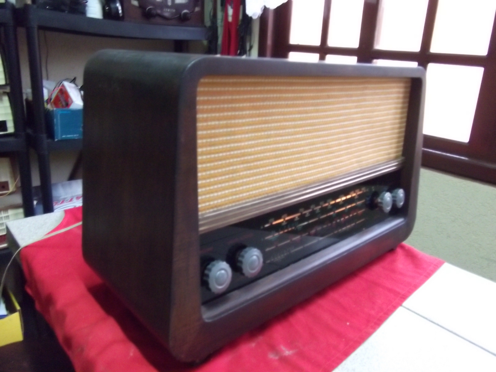 Restauração de Móveis de Época Rádios antigos