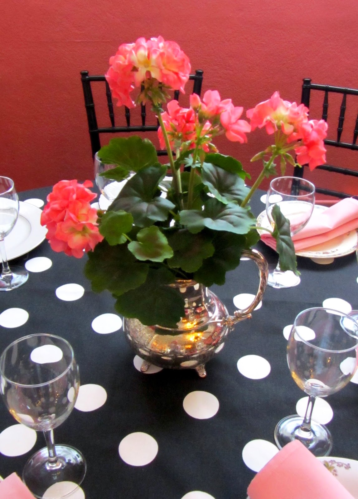 Robins Vintage Suitcase Vintage Veranda