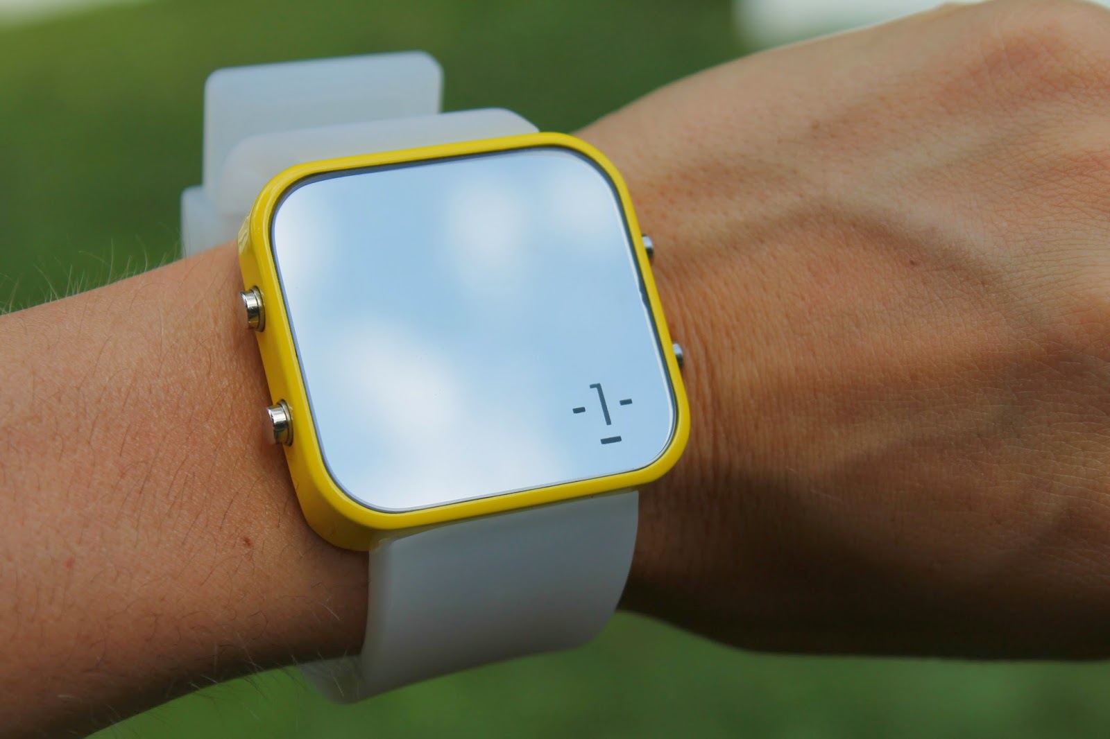 Not so ordiNANNY me! 1Face Watch