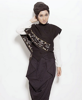 Busana Muslim Modern Dian Pelangi Busana Muslim Modern Dian Pelangi