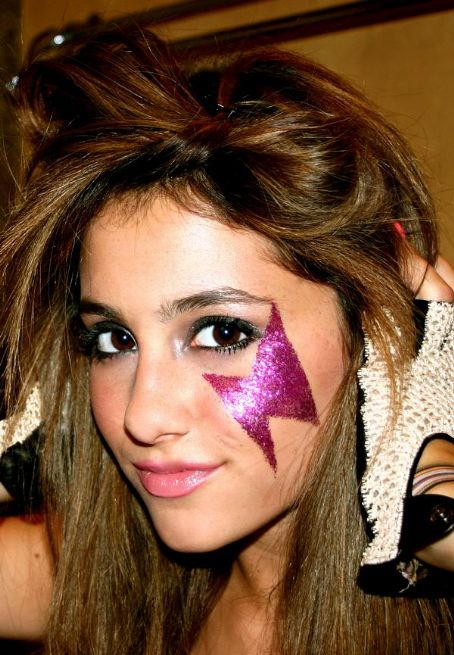 Ariana Grande Cute
