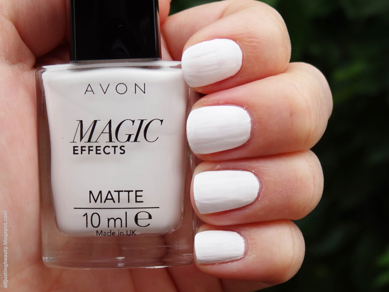 Review Avon Magic Effects Matte nail polishes (White, Black, Violetta