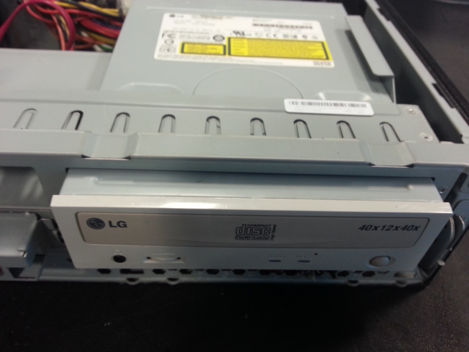 Bit by Bit Computer How to connect CDDVD drive to your computer?