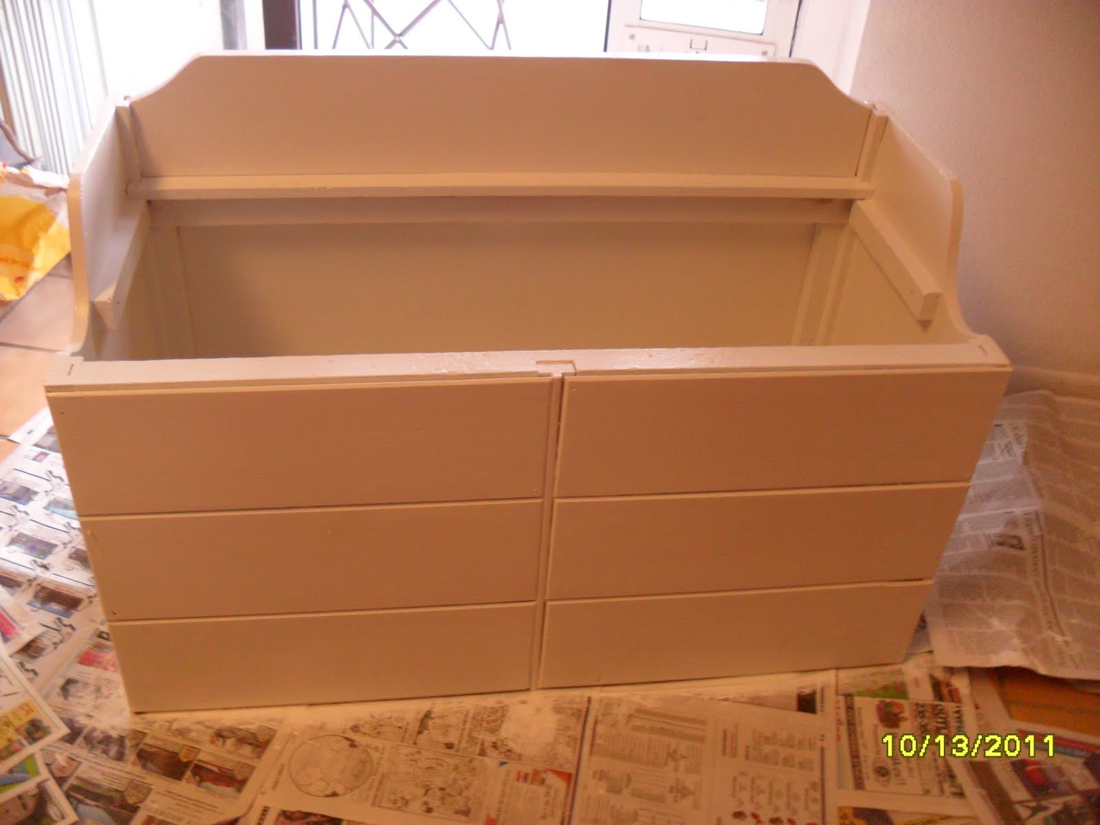 The Mellin Patch Craft Monday A new look for an old toy box