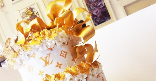 Quintbelles: Louis Vuitton Inspired Wedding Cake