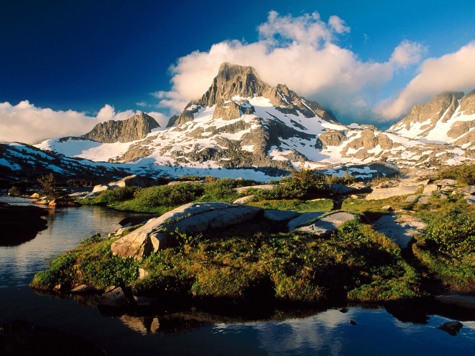 http://4.bp.blogspot.com/-KUoGWueEJeI/T4dGQKA5Y2I/AAAAAAAAATg/lRI23f_5ZTs/s1600/20+-+copia.jpg