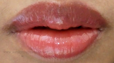 lakme absolute swatches