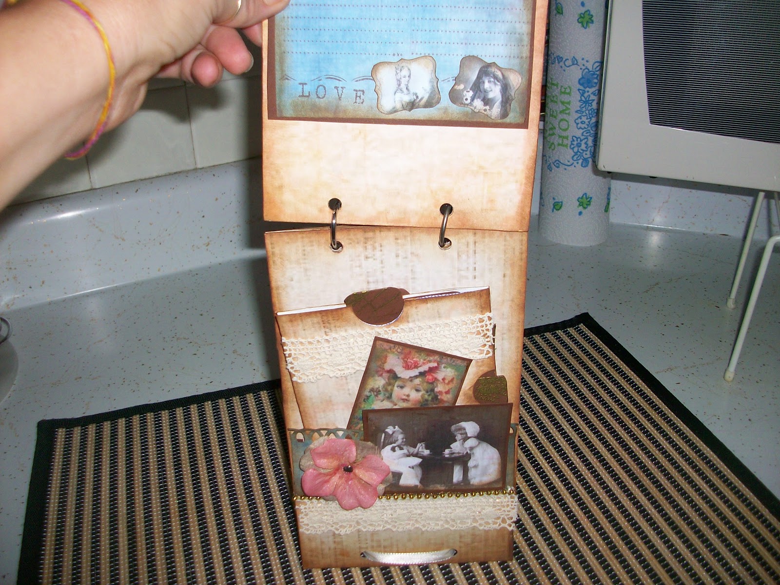 Jklclan studio Stand up flip photo album with dimentions.