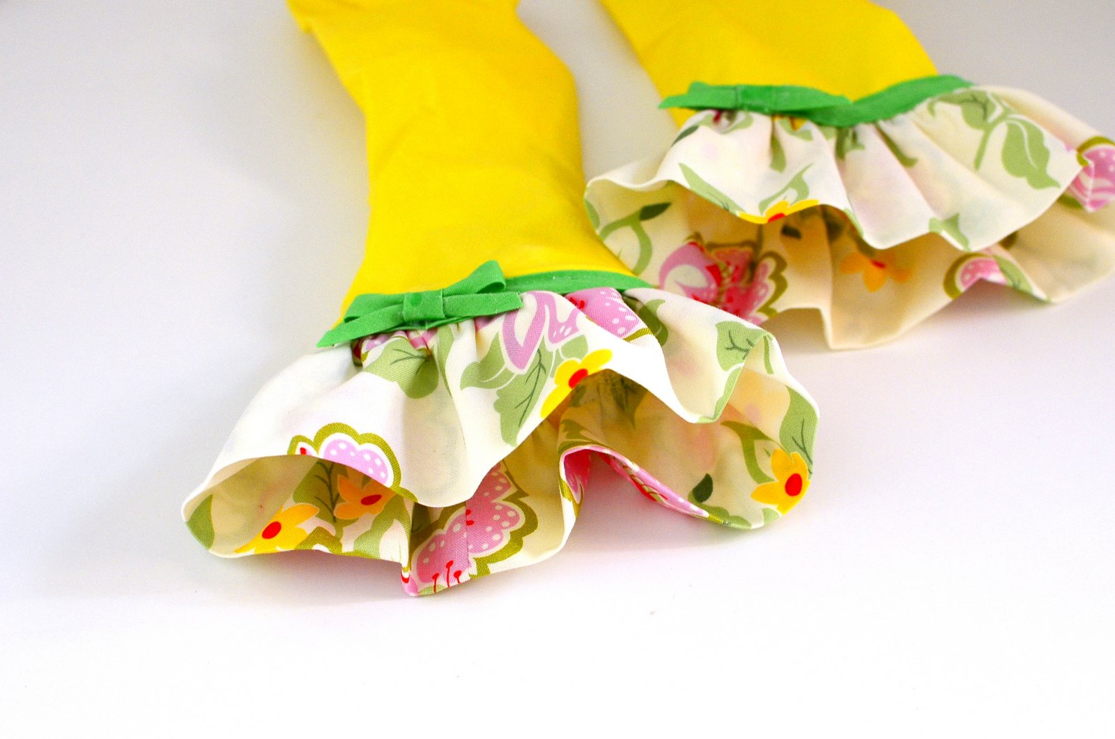 Jane of all Trades Fancy Dish Gloves from the Happier Homemaker