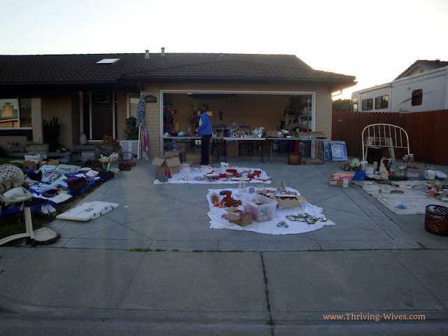 How to Host a Successful (and Profitable) Garage/Yard Sale