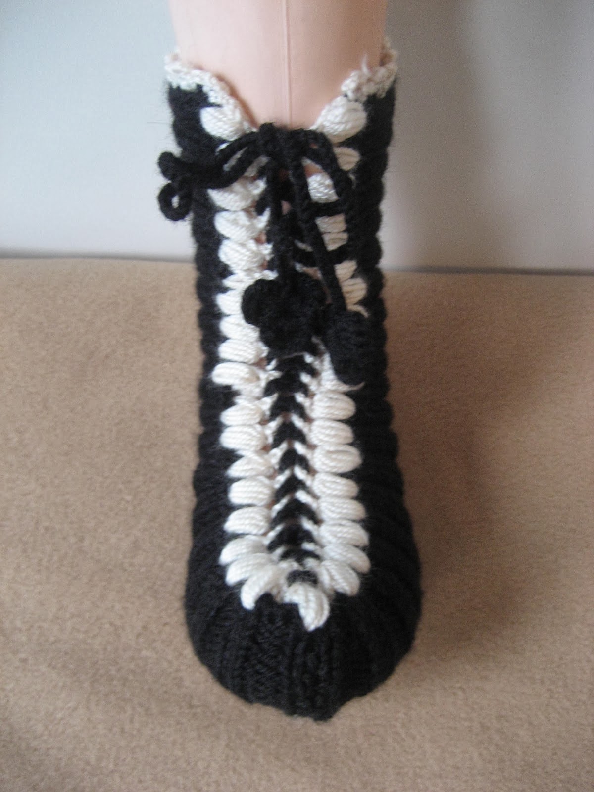 tesetturelbiseleri2014 örgü patik modelleri anlatımlı,örgü patik