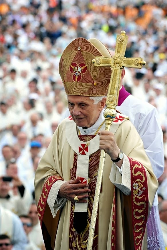 Papa  Emerito Bento XVI