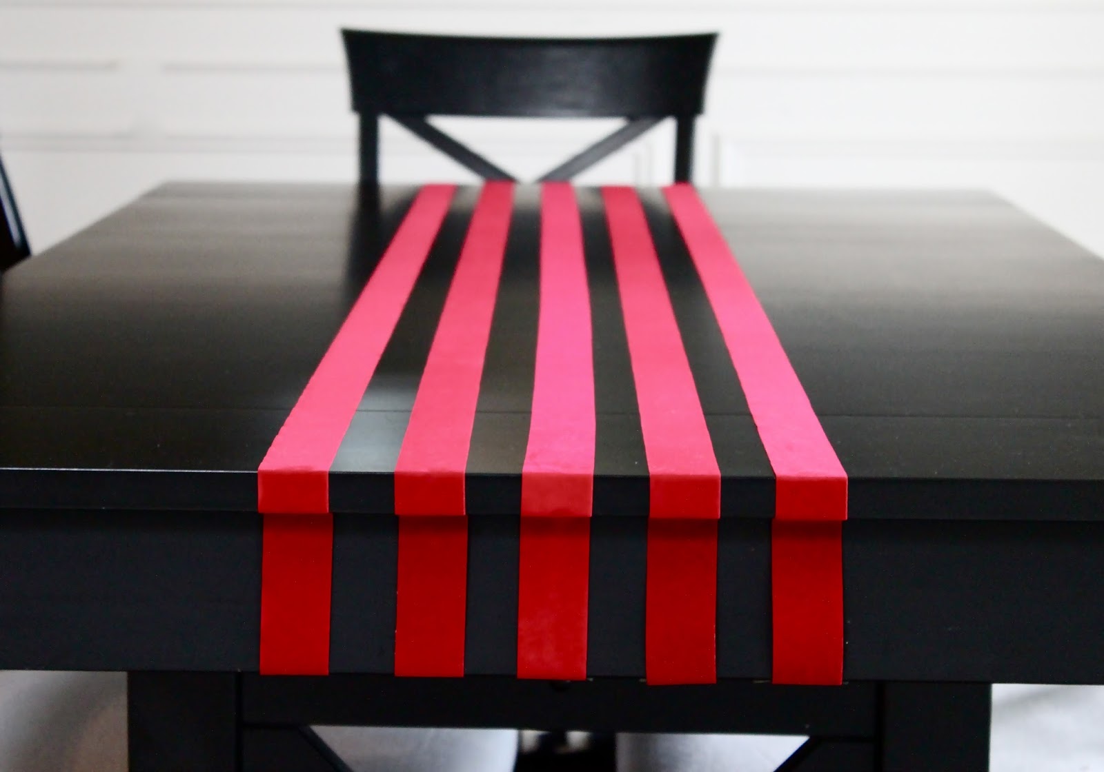 The Yellow Cape Cod How To Make a Striking Table Runner With Ribbon