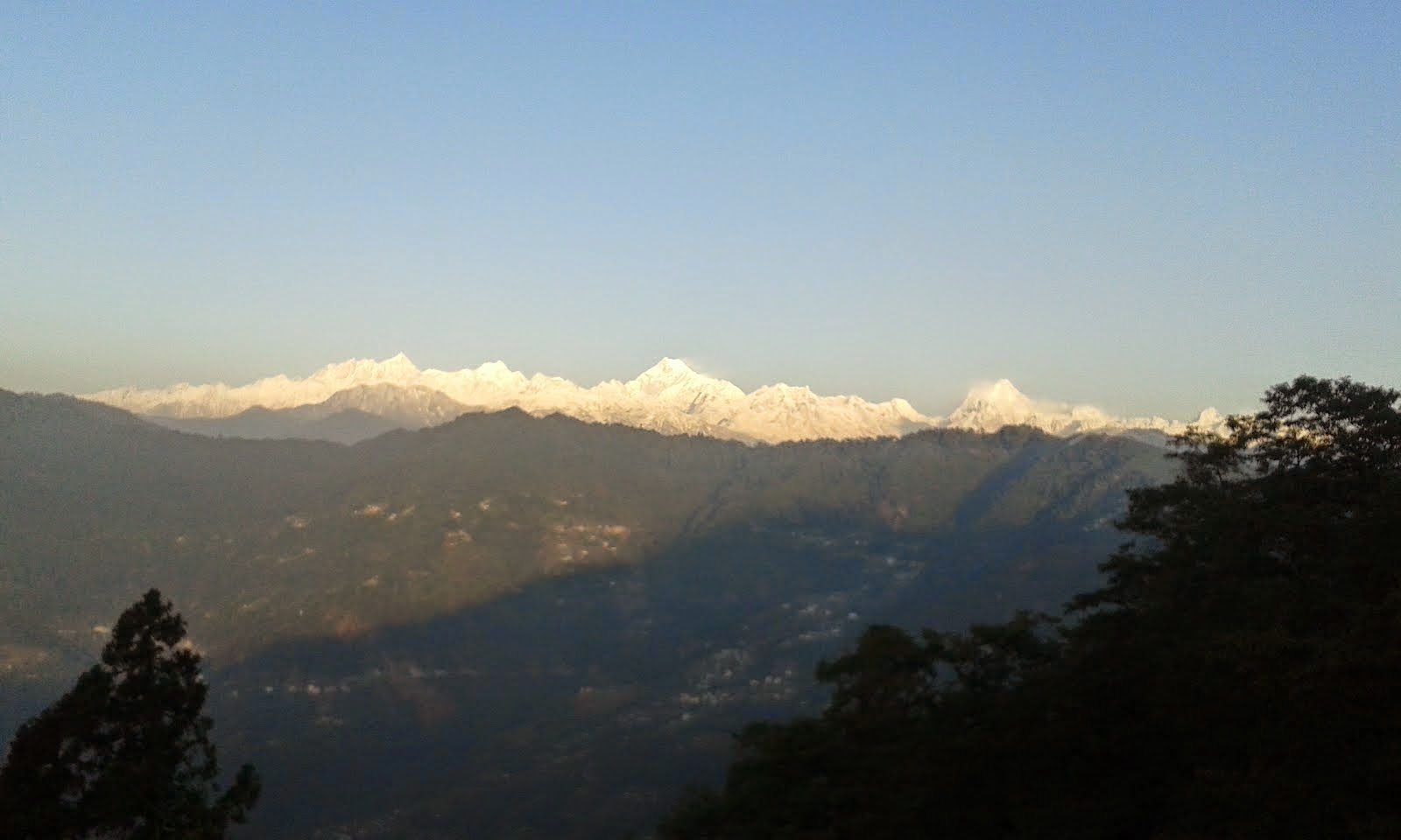 Beauty of Kachendzonga after a cold night