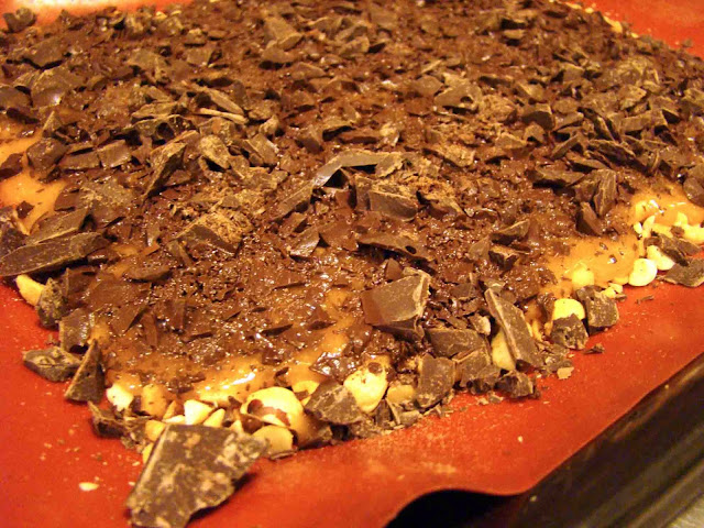 Buttercrunch Toffee De Chocolate, Avellanas, Maní Salado Y Nibs
