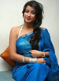 Madhurima_Hot_In-Saree-Photos Madhurima_Hot_In-Saree-Photos