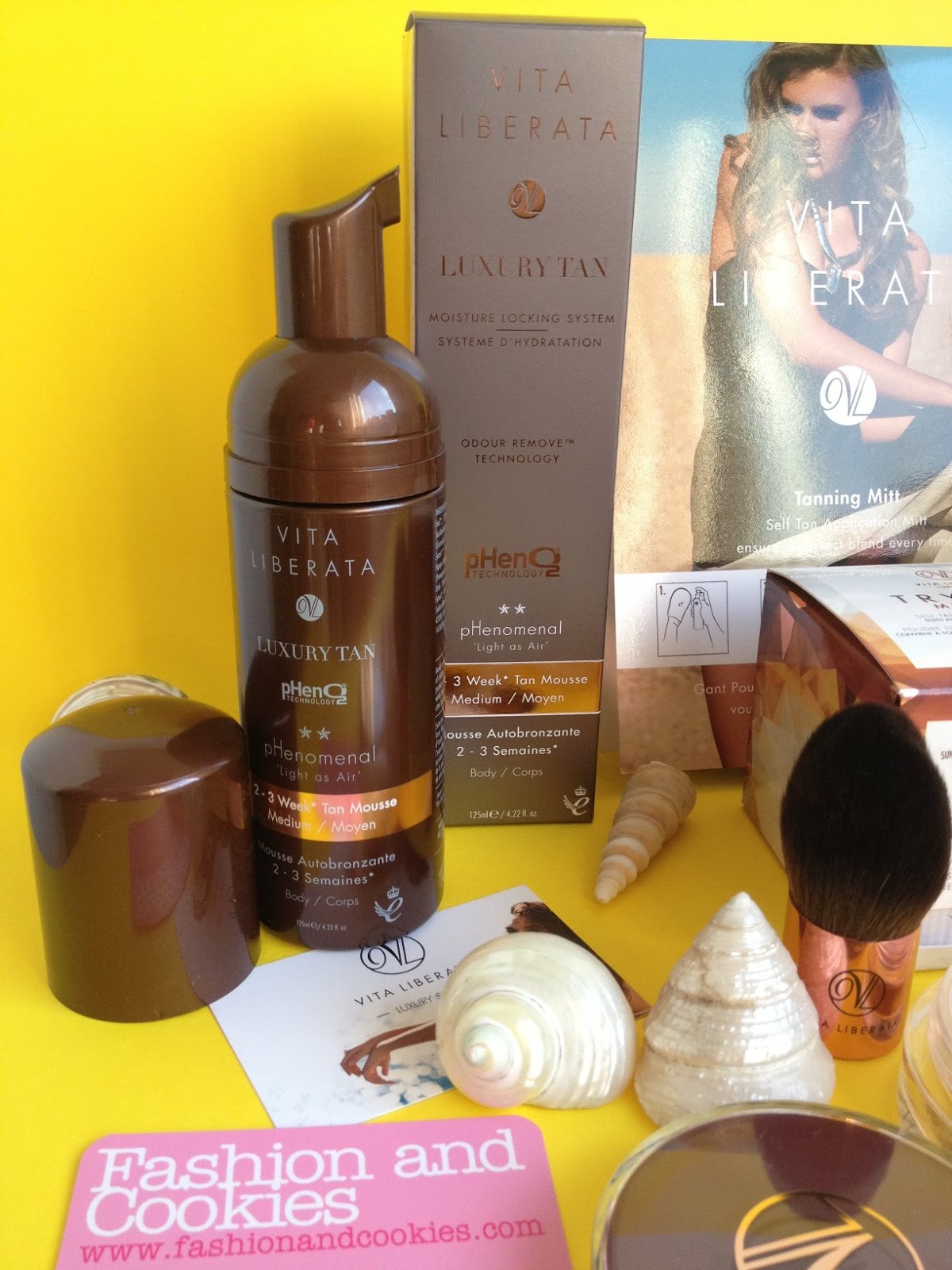 How to get a tan quickly and safely with Vita Liberata on Fashion and Cookies fashion and Beauty blog: Phenomenal Luxury Tan Mousse