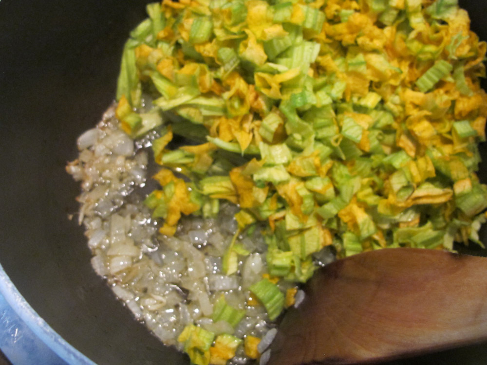 Katrinshine Risotto with zucchini flowers and saffron Risotto con fiori di zucca