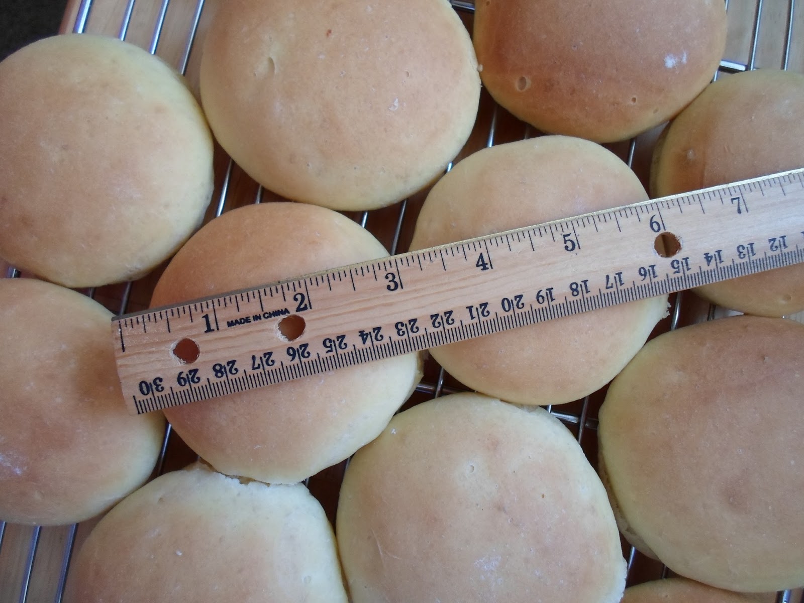 http://4.bp.blogspot.com/-KcMq9a8sS34/UXj8H1sRLBI/AAAAAAAAPZM/DOsNxgn67jg/s1600/overnight+refrigerator+rolls+0171.jpg