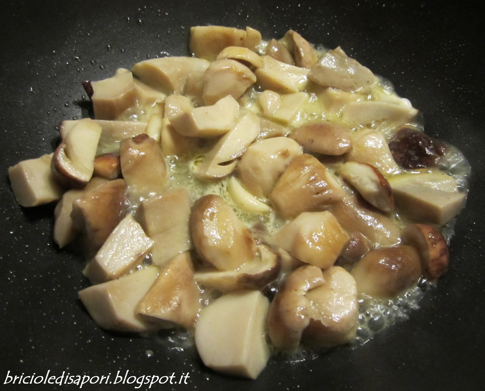 Padellata di funghi porcini e patate BRICIOLE DI SAPORI