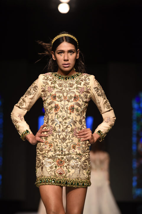 Faiza in Fahad Hussayn Collection for TFPW15 Pakistan Fashion Week, Designer Collection, TFPW15, Telenor Fashion Pakistan Week, Spring Summer 2015, ss15, trends of 2015, fashion week, fashion show in Pakistan, Fashion addiction, Lawn season, Al Karam lawn, fashion blogger, Hot Pakistani Models, redalicerao, red alice rao, Fashion Pakistan Council, Pakistan fashion, Luxury Pret, Pret a porter, Fahad Husayn, ss15, dominatrix decoded, swarovski, fashion fantasy