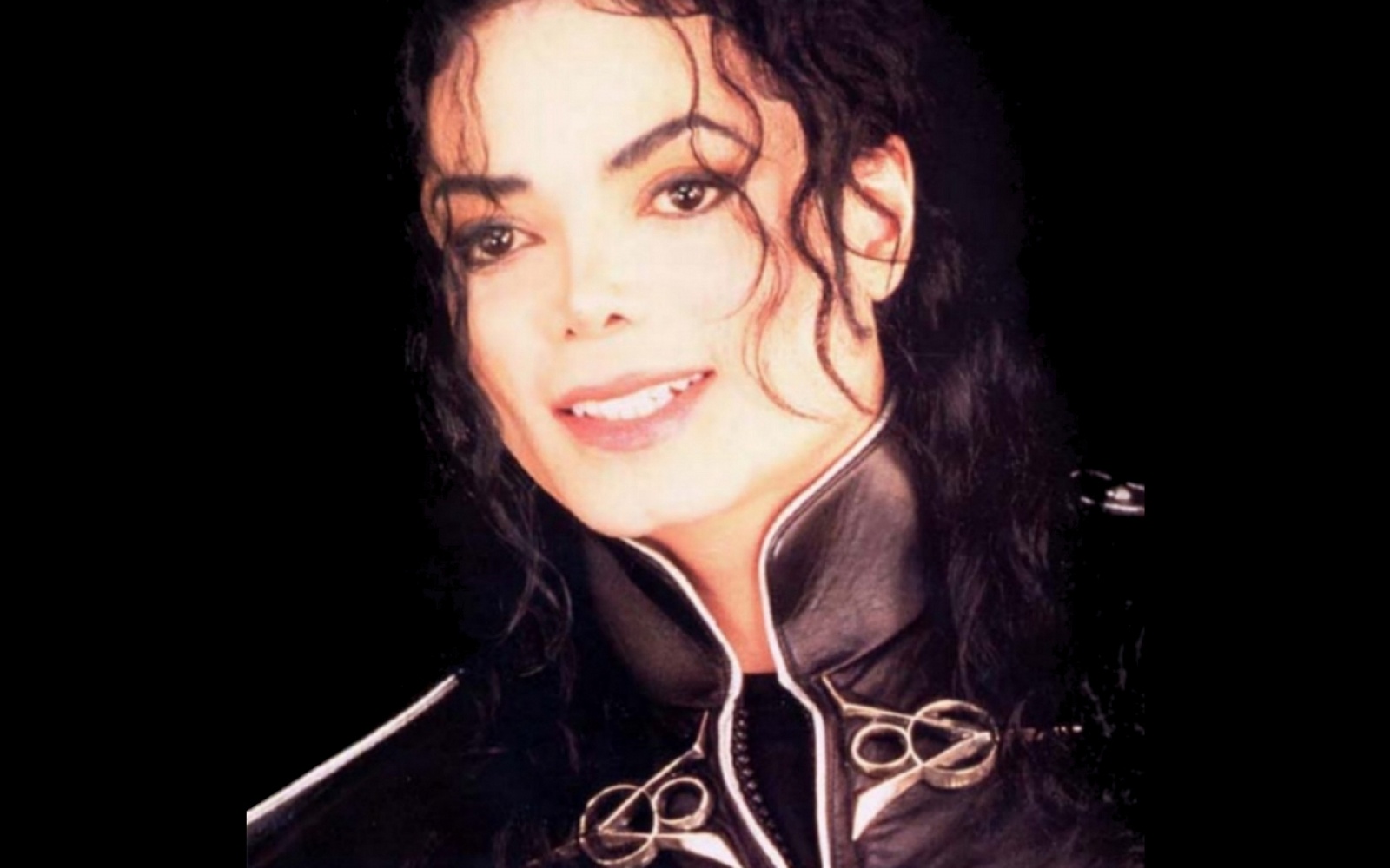 http://4.bp.blogspot.com/-KgchDhL4gFo/TtFIPMd4XXI/AAAAAAAAAjo/l-O5YatOOOQ/s1600/ws_Michael_Jackson_1600x1200.jpg