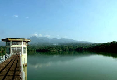 Waduk Gunung Rowo Di Kabupaten Pati Jawa Tengah Waduk Gunung Rowo Di Kabupaten Pati Jawa Tengah