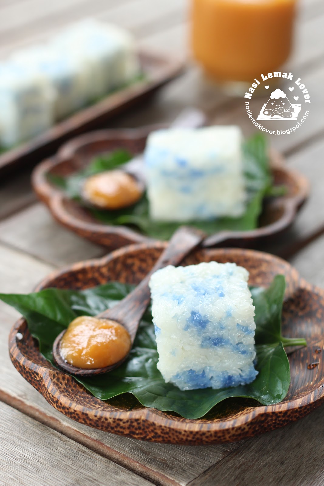 Nasi Lemak Lover Pulut Tai Tai (Nyonya steamed blue glutinous rice)