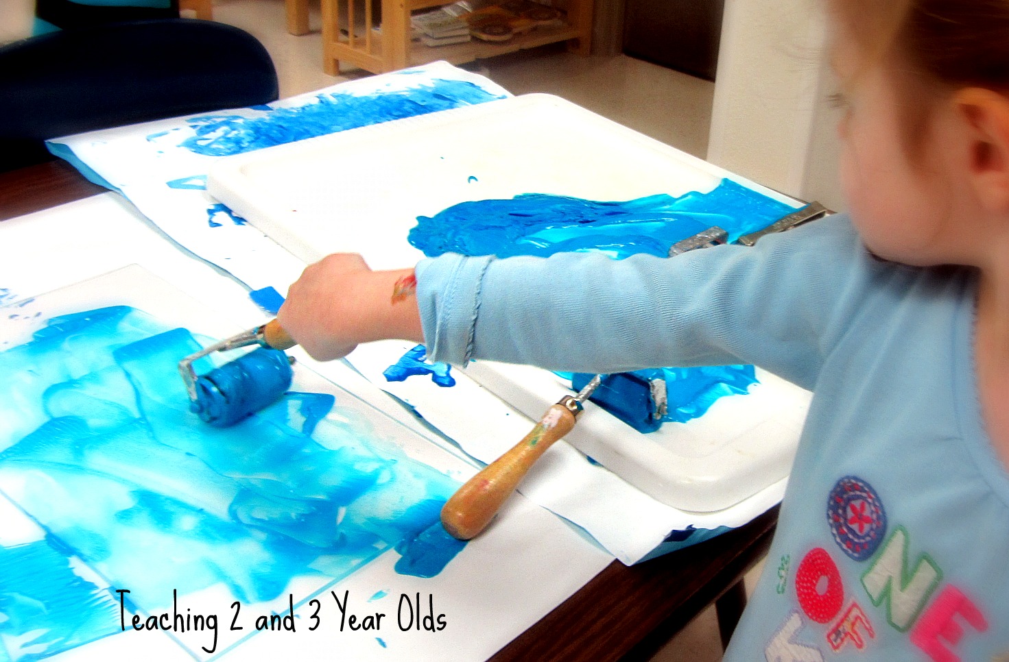 Teaching 2 and 3 Year Olds Toddler Painting with Brayers