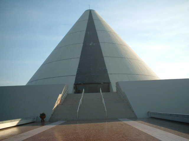 Area Wisata: Monumen Jogja Kembali ( Monjali )