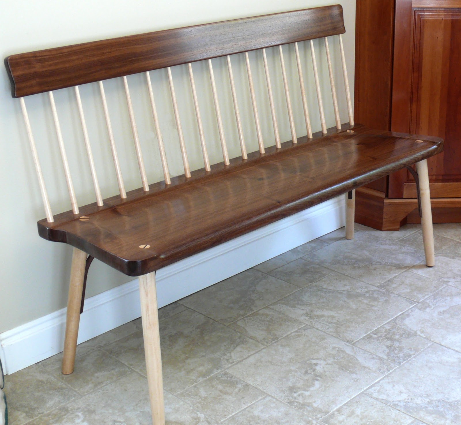 Rich's Woodcraft Shaker bench gets my own twist