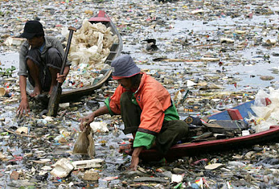 Pollution images info -  water pollution in the river Citarum, water pollution pictures