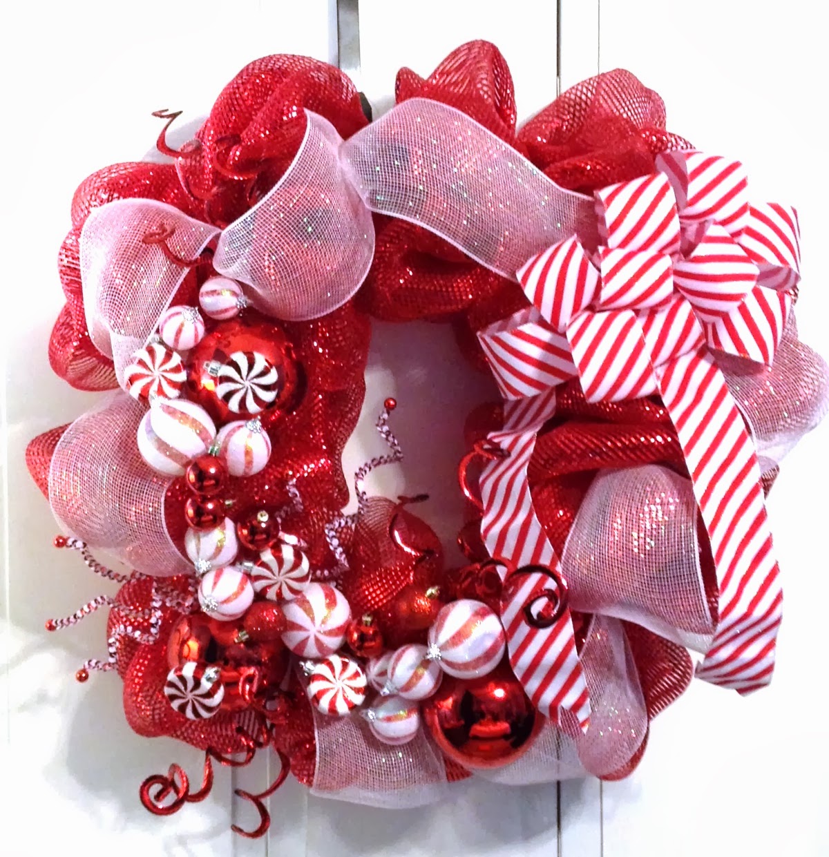 Red & White Christmas Deco Mesh Wreath.